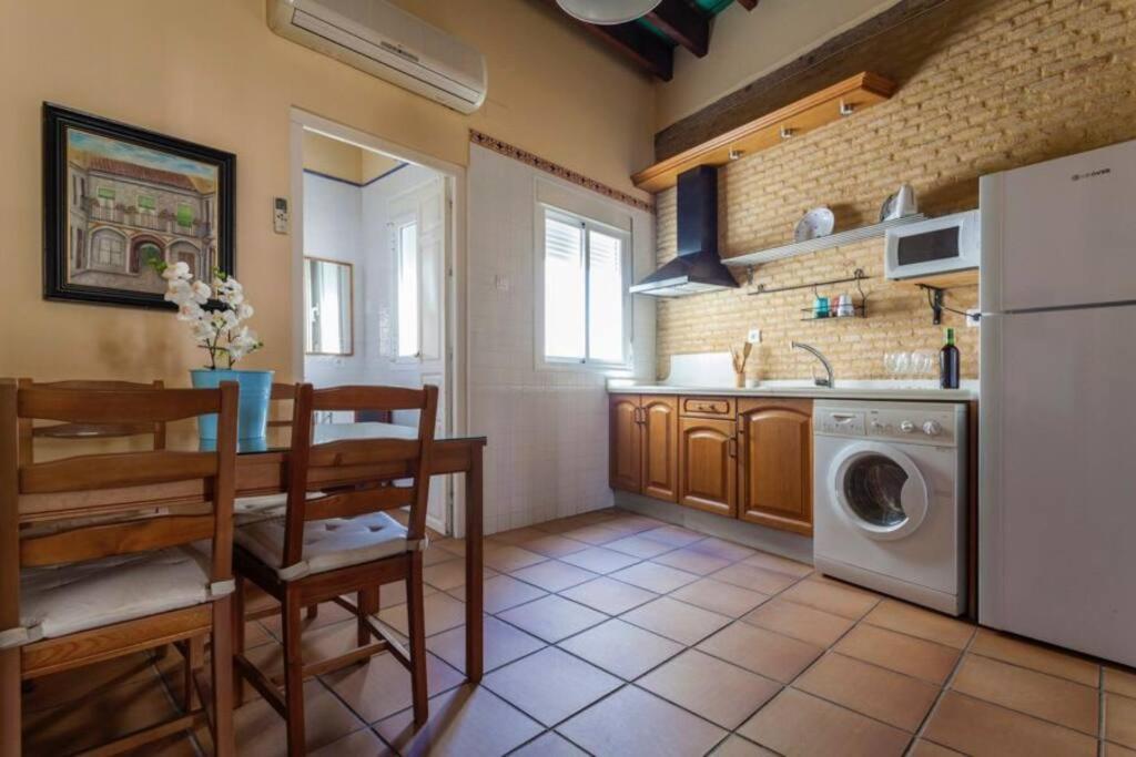 Precioso Apart - Localizacion Perfecta **Wifi - A/C** Sevilla Bagian luar foto